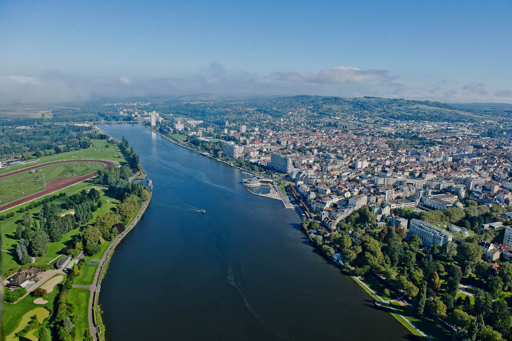 Vue aérienne de Vichy et de l'Allier — AGN Diagnostics, diagnostics immobiliers